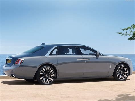 Rolls Royce Ghost Extended Series Ii 2025 Pictures Information And Specs