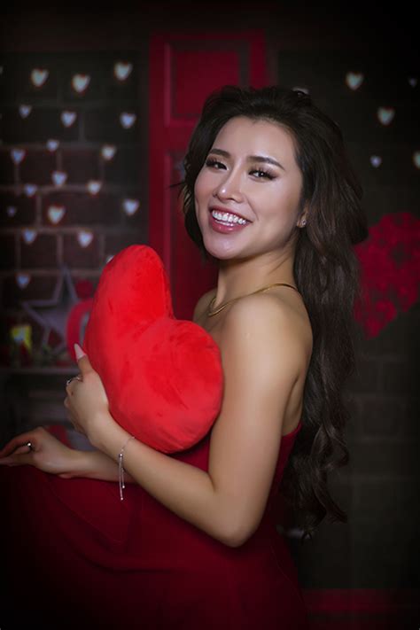 Trác Thanh Phương Thảo từ hot girl Giọng ải giọng ai đến Idol Bigo hot ở Mỹ