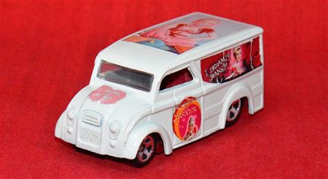 Hot Wheels Custom I Dream Of Jeannie Dairy Delivery Loose Cars