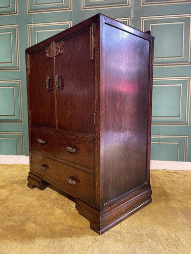 Vintage Oak Veneered Tallboy Hunt Vintage