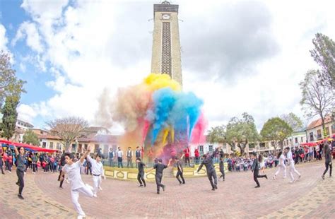 Pregón de fiestas da inicio a las festividades lojanas Diario La Hora