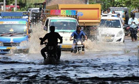 India Floods Death Toll In Uttar Pradesh Bihar Passes 100