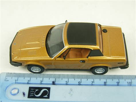 Corgi Va10500 Triumph Tr7 In Pharoah Gold