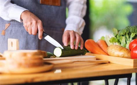 How to Use a Chef Knife and Cook like a Pro - HDMD Knives Blog