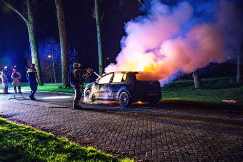 Auto Uitgebrand Politie Onderzoekt Mogelijke Brandstichting