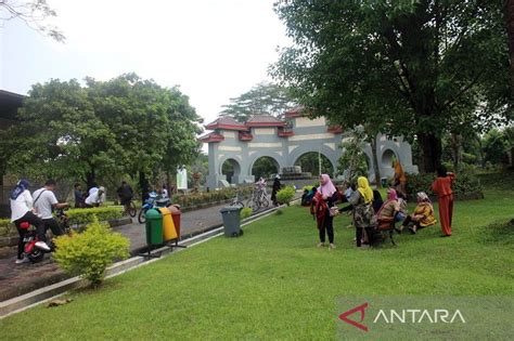 Pengunjung Kebun Raya Indrokilo Boyolali Di Libur Lebaran Menurun