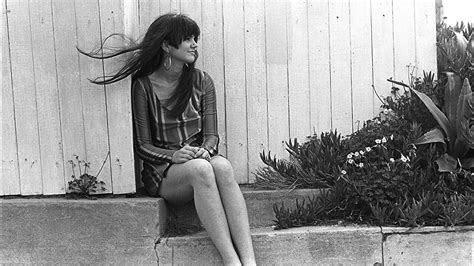 Documentary 'Linda Ronstadt: The Sound Of My Voice' Plays It Safe — And ...