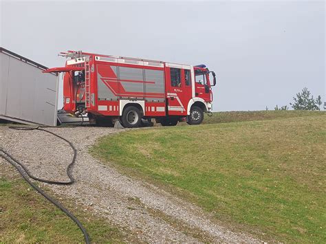 Böschungsbrand durch Osterfeuer Freiwillige Feuerwehr Krumegg