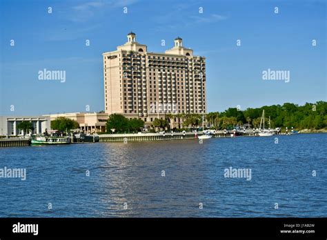 Savannah, Georgia Westin hotel on the Savannah waterfront Stock Photo - Alamy