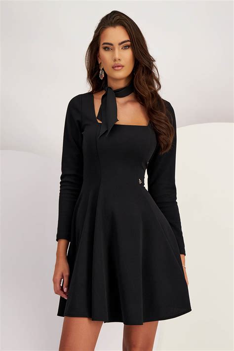 Black Crepe Short Skater Dress With Square Neckline Starshiners