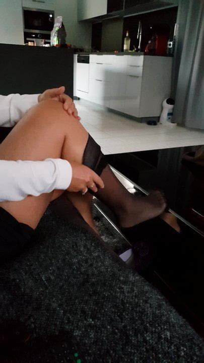 Elle Retire Ses Bas En Fin De Journee Hd Porn D Xhamster