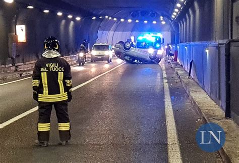 SS36 Incidente Sulla Nuova Lecco Ballabio Auto Si Ribalta