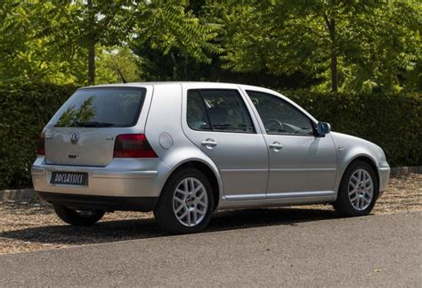 Виявлено ідеальний 20-річний Volkswagen Golf 4 у стані нового авто (фото)