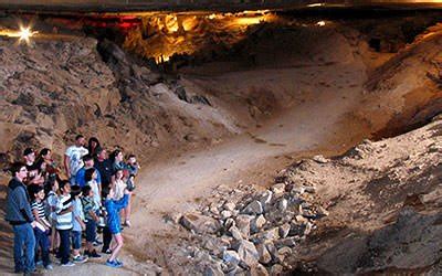 Group Caving Tours at Cumberland Caverns in Tennessee