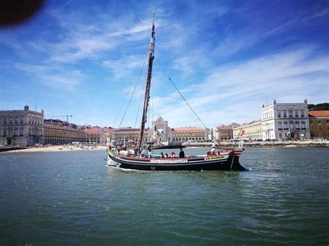 Lisboa Cruzeiro Pôr Do Sol No Rio Tejo Em Barco Tradicional Getyourguide