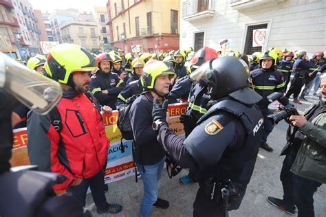 Informaciones On Twitter Rt Infvegabaja 🔵así Han Recibido Los Bomberos De La Comunidad