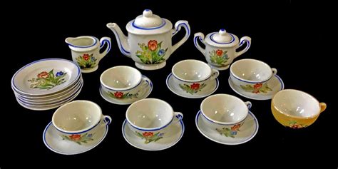 Lot - Vintage Child’s Tea Set, Japan