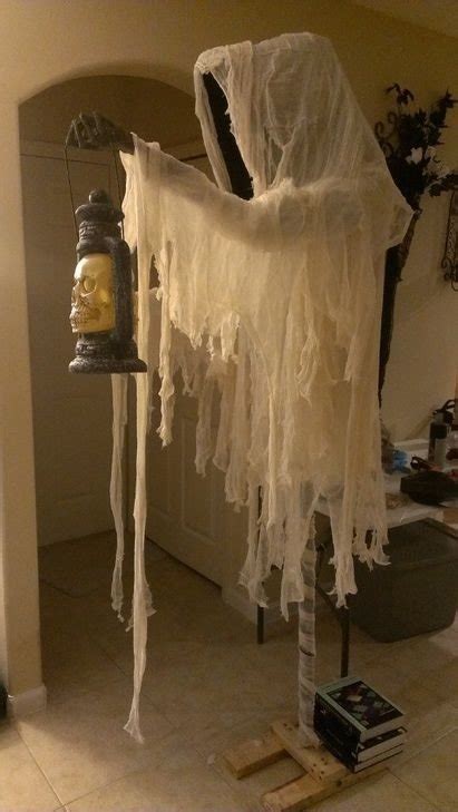 40+ Funny & Scary Halloween Ghost Decorations Ideas