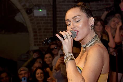 Miley Cyrus Sexy On Stage Hot Celebs Home