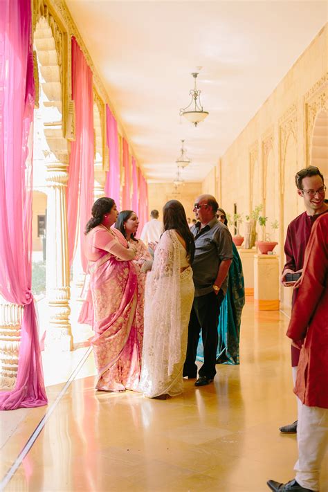 Guests Waiting at Suryagarh Palace in India - Entouriste