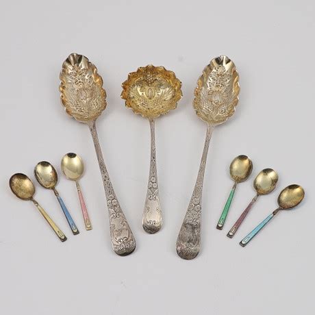 EN ELIZABETH II KAPSLAD UPPSÄTTNING AV SEX SILVERGILT EMALJ TE KAFFESKEDAR Silver Metall