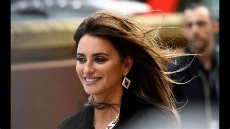 Penelope Cruz A Ans Ses Plus Belles Apparitions Mode Des Ann Es