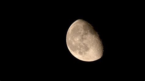 See The Final Last Quarter Moon Of 2022 On Friday Dec 16 Space