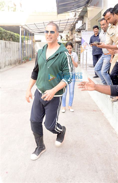 Akshay Kumar promotes ‘Pad Man’ in South Mumbai | Parties & Events ...