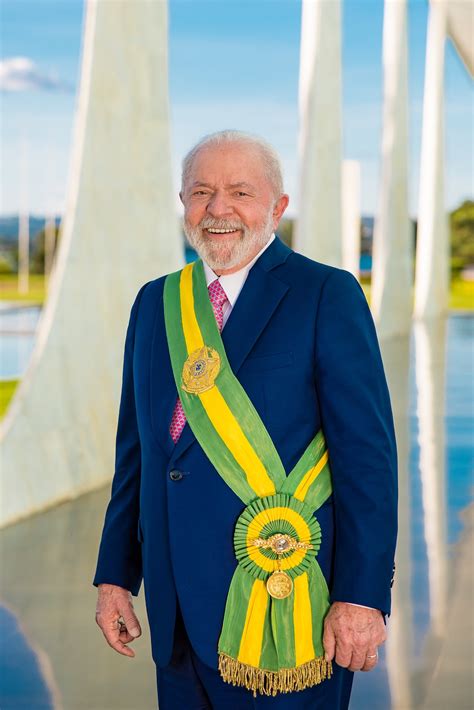 Lula Divulga Nova Foto Oficial Como Presidente Da República