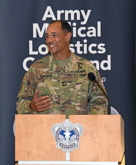 Army Medical Logistics Command welcomes new commander > Army Medical