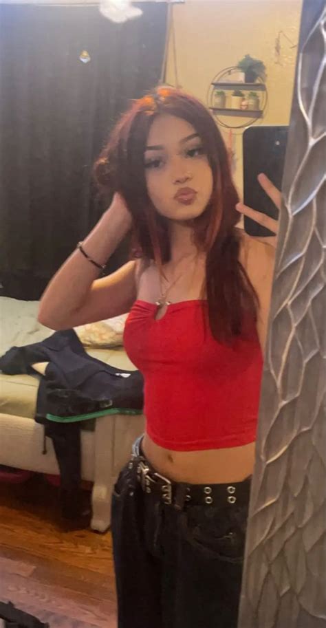 Turn Nun To Something Latina Outfits Latina Fashion Outfits Poses