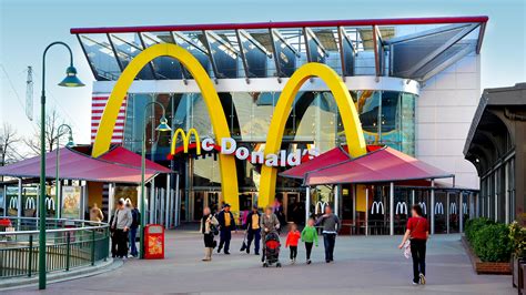 McDonald’s Apresenta Novo Restaurante no Disney Village