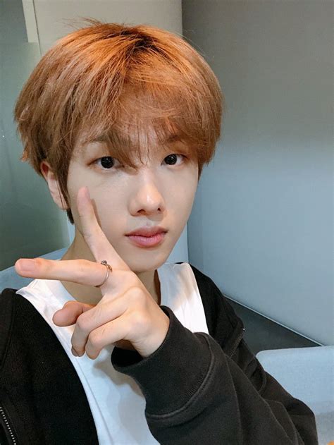 Feynaa On Twitter Jisung Selca Update In The Morning I