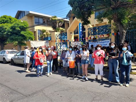 Huelga 2 0 Continúa la movilización de trabajadores del Colegio