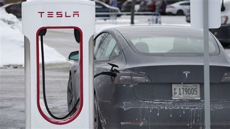 Il Fait Si Froid Que Les Tesla Ont Du Mal Recharger Chicago Le