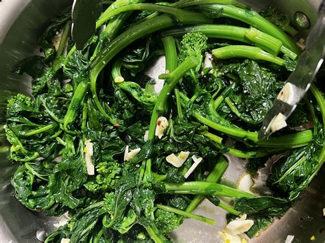 Broccoli Raab with Garlic and Chile Flakes | The Bittman Project