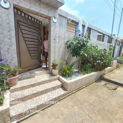 Villas Vente villa basse de 4 pièces avec ACD Bingerville cité Opes