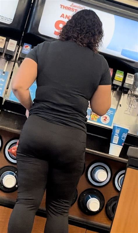 Meaty Latina Spandex Leggings Yoga Pants Forum