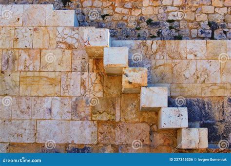 Antichi Gradini Di Marmo Nel Muro Di Marmo Della Fortezza Di Kizkalesi