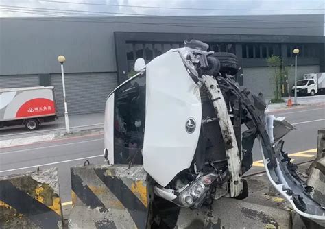 新北汐止汽車自撞翻車！駕駛失去蹤影 原來又是酒駕釀禍 社會萬象 要聞 Nownews今日新聞