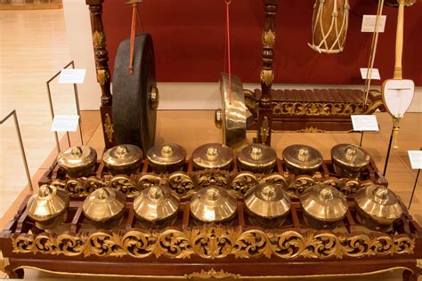 Alat Musik Gamelan dan Fungsinya beserta Cara Memainkannya + Gambar ...