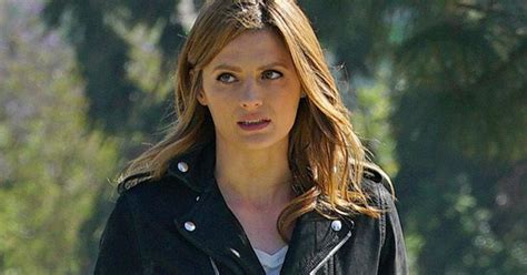 Stana Katic Parle Enfin De Son Renvoi Douloureux De Castle Premiere Fr