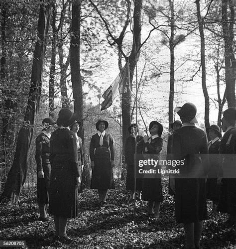 Girl Scout Salute Photos and Premium High Res Pictures - Getty Images