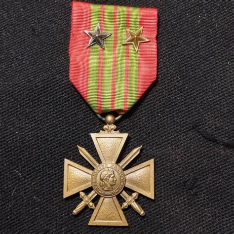 S7O BELLE MÉDAILLE militaire croix de la guerre 39 45 WW2 French medal