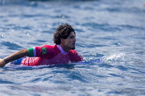 Gabriel Medina Se Pronuncia Ap S Passar Por Cirurgia Mais Forte