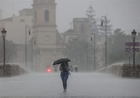 Inundaciones Conductores Atrapados La Comunidad Valenciana En