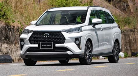 Nội thất Toyota Veloz Cross 2023 Hình ảnh giá niêm yết và ưu đãi