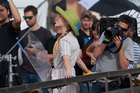 Miley Cyrus Hot Celebs Home