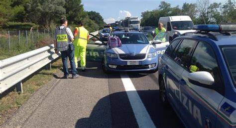 Investito Da Un Autocisterna Sull Autostrada Morto L Operaio