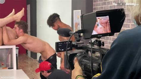 Sexo En La Oficina Película Porno Detrás De Cámaras A Pelo Escupe Español A Pelo Gay Oficina